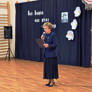 Dzień Patronki- rozpoczęcie obchodów 175.lecia Szkoły Podstawowej im. Marii Konopnickiej w Łąkiem przez Panią Dyrektor Aldonę Sitarz